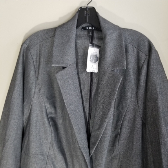NWOT Torrid Studio Luxe Long Line Grey Oversized Blazer Size 2 or 2XL - Picture 3 of 11